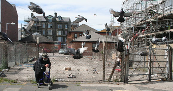 Snæbjörnsdóttir/Wilson, Cohabiting, photograph from Uncertainty in the City, 2011.